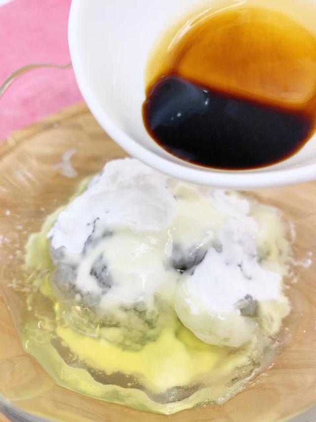 秋葵酿虾鲜美可口，用手抓一根好吃极了，孩子很喜欢
