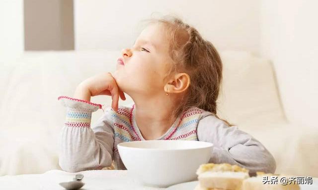 怎么才能知道孩子是否有积食？注意这几个地方，看一眼就知道