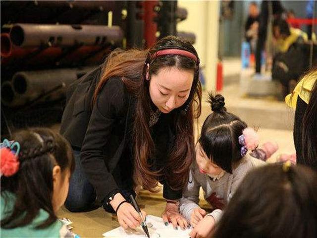 孩子遇到事就哭，别以为孩子被宠坏，他们可能是“超敏感”孩子