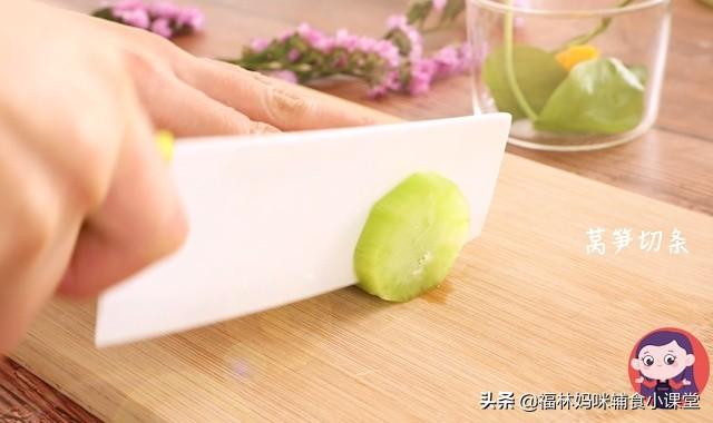 补水补维生素，还锻炼宝宝咀嚼力，不加一点调味品、也鲜得不得了