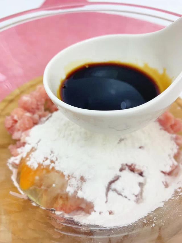 茄子蒸着吃比肉还香，好吃好消化，孩子也超级喜欢