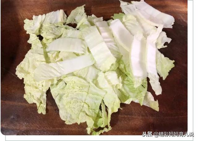 宝宝不爱吃青菜?美味白菜饼帮你解决~