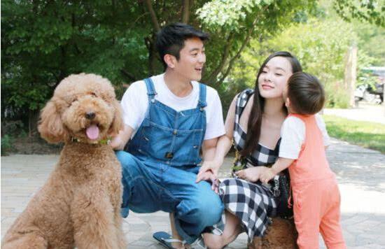 孩子有这些表现，说明爸妈关系亲密，局外人也能一眼看出来