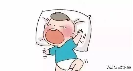 新生儿睡觉抖动、爱用劲、哼哼唧唧……是怎么回事？妈妈要懂！