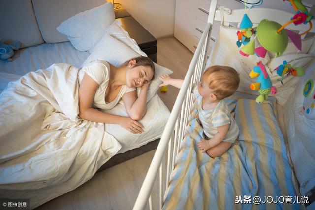 婴儿半夜起来玩？宝宝很晚都不困？因为有个“隐藏睡眠”被忽略了