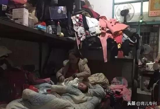 43岁产妇连生8个女儿！15年没穿过新衣服，家像垃圾堆！