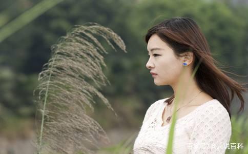 “闺女，你一个月给你弟3000块，女婿没意见吧？”“我们离婚了”