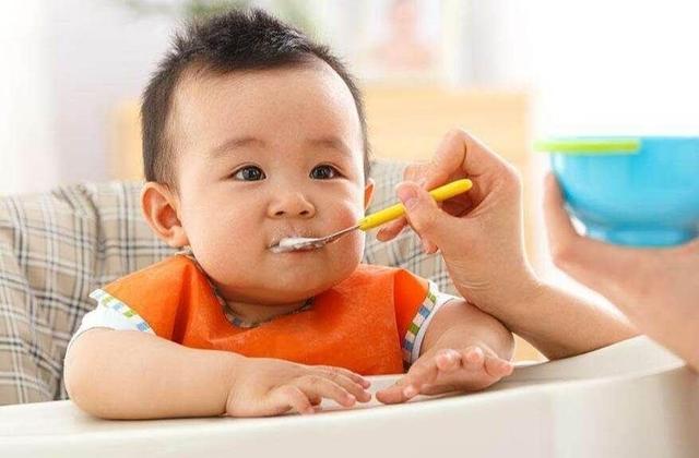什么时候给宝宝添加辅食比较好？什么时候给宝宝添加水果呢？