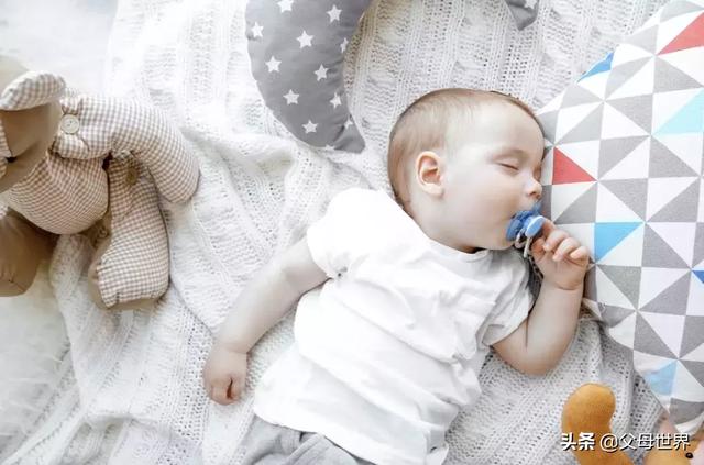 晚上不睡！放下就醒？美国睡眠专家哄睡5法，妈妈再无陪睡血泪史