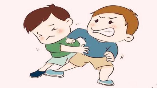 不想让孩子在学校被欺负，需提前教会这3个道理，让孩子变的强大