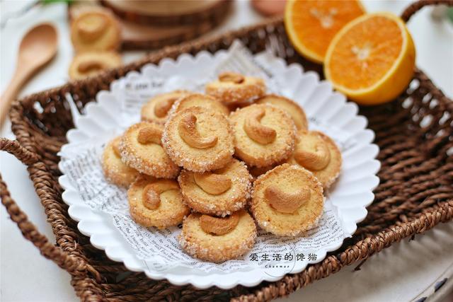 这饼干，孩子都吃上瘾了，香味馋人，酥到掉渣，外面买不到，真香
