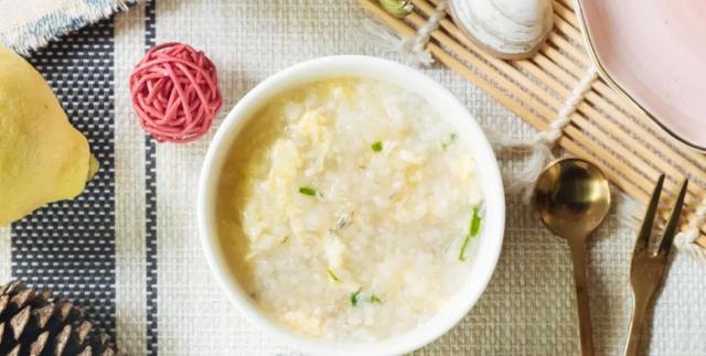 十个人九个没吃过的“山中之王”，春天吃补气润肺还止咳，比肉好