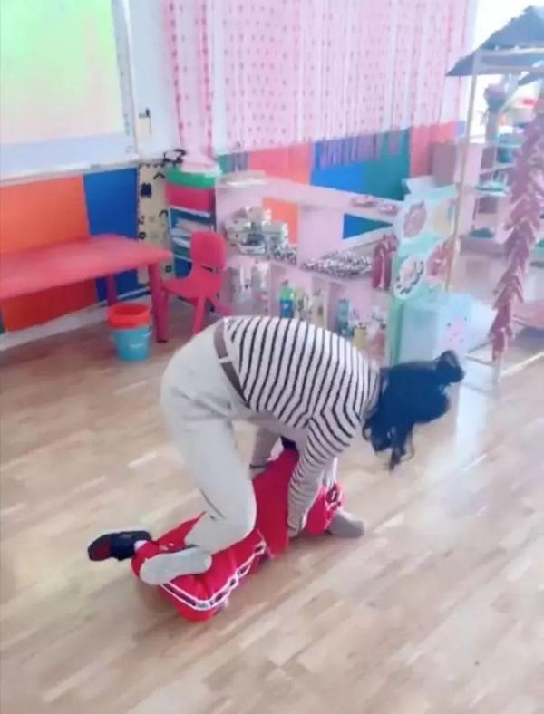 家长们警惕!网上爆火的＂幼儿逃脱法＂竟对人贩子更有利