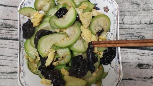 春季这菜要多吃，3元钱一斤，强过吃钙片，孩子常吃猛长个