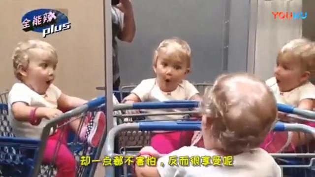 老爸买了一个逼真的假娃娃，接下来宝宝的反应，全家都笑喷了