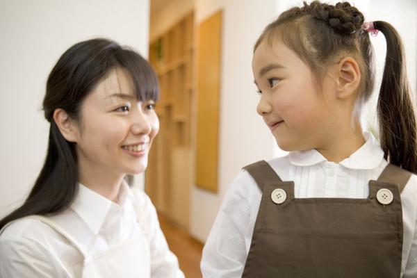 放学后家长问孩子4个问题，是最好的亲子教育，决定是否有出息