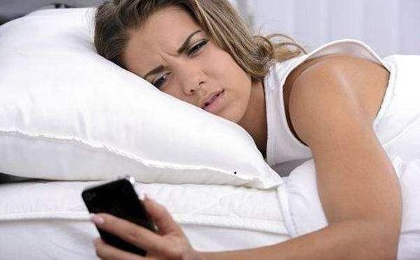 孕妇长期失眠？孕期准妈妈晚上睡不着，最好多留意一下这3个方面