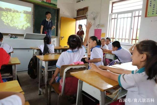 初中女生都偷偷做过的4件事，本以为藏得很深，老师早已看透