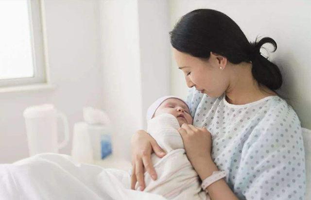 为什么宝宝一出生，母乳就来了？这神奇的母乳分泌太暖心了