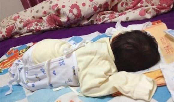 孩子睡觉踢被子，别以为是热，这2种情况，家长不重视会影响发育