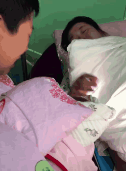宝宝，你是第一次给别人当孩子，妈妈也是第一次给别人当妈妈