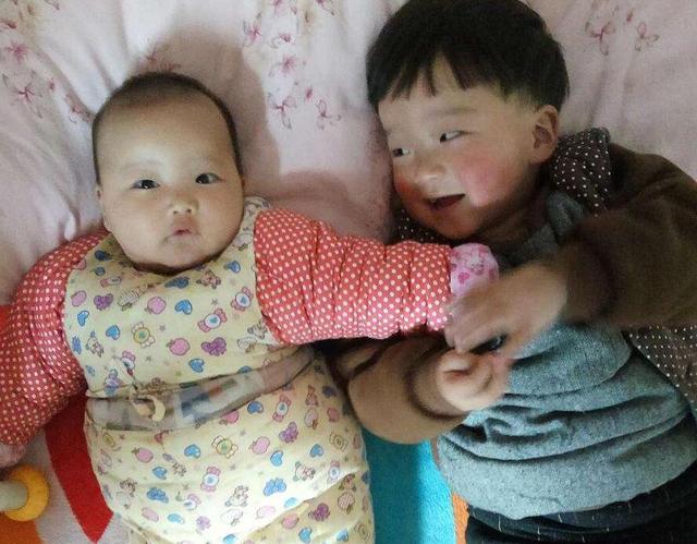 为什么很多妈妈愿意三年抱俩？背后隐藏的四点原因，不只是想省事