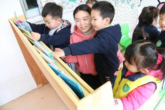 江西东乡：萌娃“悦读”伴成长
