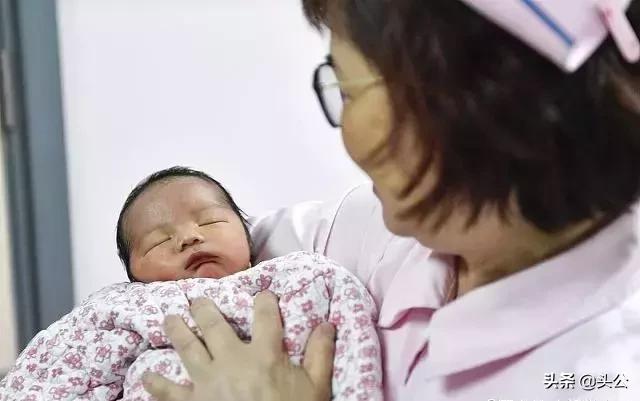 全国第一个试管婴儿诞生30多年了，如今她的变化让人瞩目