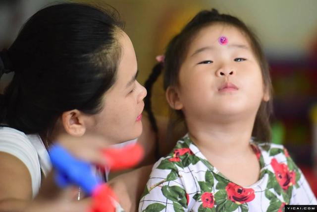 当孩子说“妈妈，我不想上学”，你的做法，影响孩子未来的层次