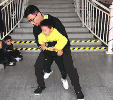 @广州家长：网上爆红的“幼儿逃脱法”竟对人贩子更有利！