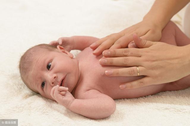 如何判断宝宝是攒肚还是便秘？应该如何应对？