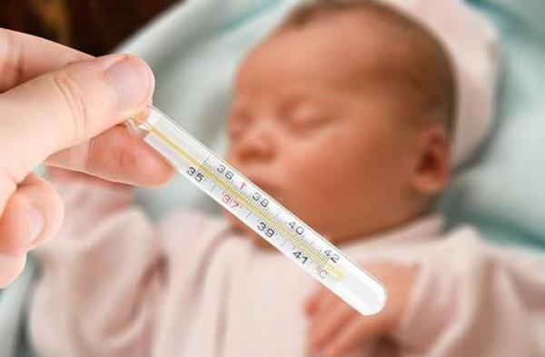 孩子半夜发烧怎么办？病情分四级，超过这个度数，最好及时用药