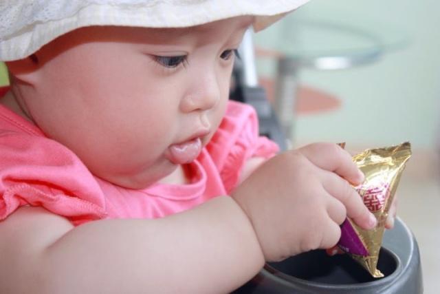 小孩子为什么都喜欢吃糖？了解清楚这些，宝妈就知道该怎么做了