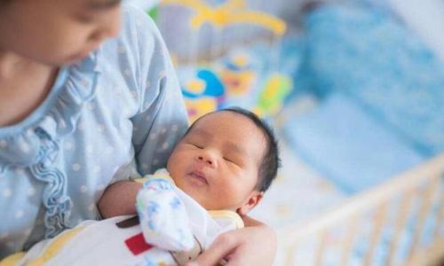 生命的奇迹-----29岁孕妇呼吸衰竭 最终剖腹平安产子