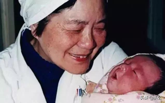 全国第一个试管婴儿诞生30多年了，如今她的变化让人瞩目