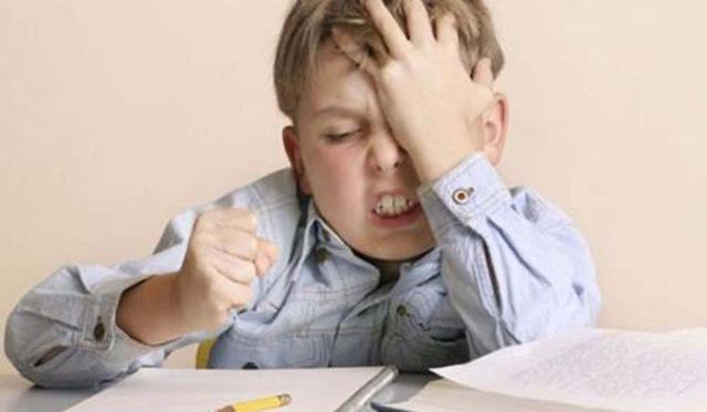 这次终于不是妈妈了，爸爸们上阵教作业，就差叫儿子“爸爸”了