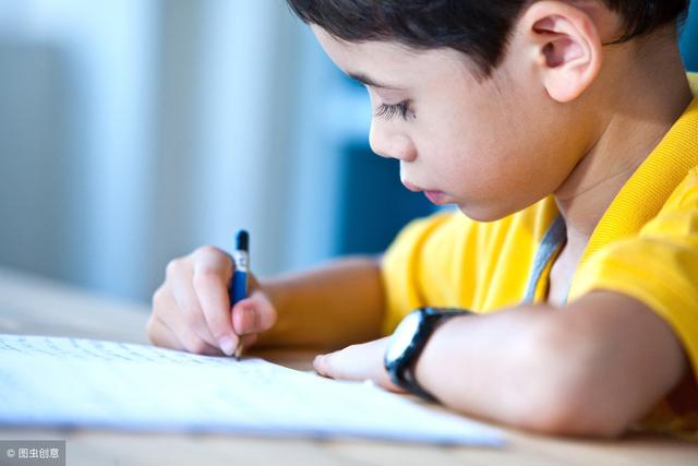 孩子哭诉名字太难写, 将近一百笔, 网友: 其实是父母没文化