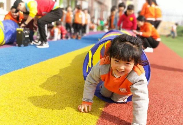 再苦不能苦孩子？ 强行“富养”的家庭，其实在孩子身上一览无遗