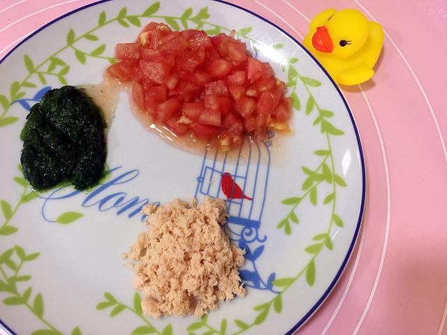 6-12个月宝宝辅食之三文鱼番茄面糊，快来看看如何制作吧：