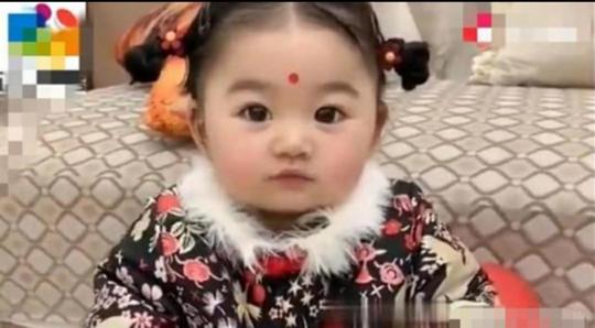 把四岁女儿送到姥姥家，一个星期后妈妈去接，差点没认出