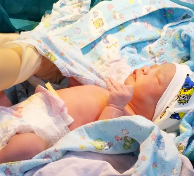怀孕6次，剖宫产3次，这回她终于有了健康宝宝！