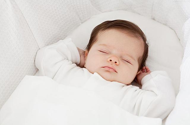 错误睡眠习惯对宝宝有多大影响？做好这7点，让宝宝健康成长