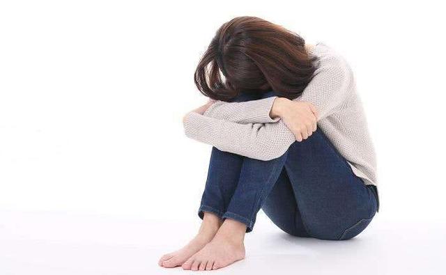 宝宝出生后，多少新妈妈因它而走向死亡？遇上这道坎很难过