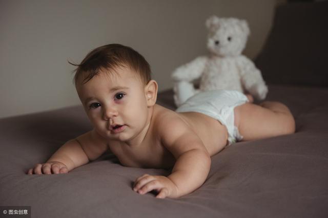春季孩子发烧，幼儿急诊的可能性很高，应该如何处理呢？