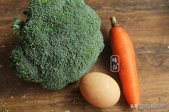 这菜是维A含量之王，用它做早餐给孩子吃，身体视力倍儿棒！