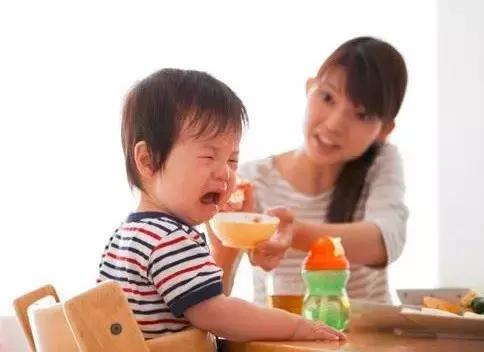 宝宝不好好吃饭？原因是你做了最不该做的8件事！