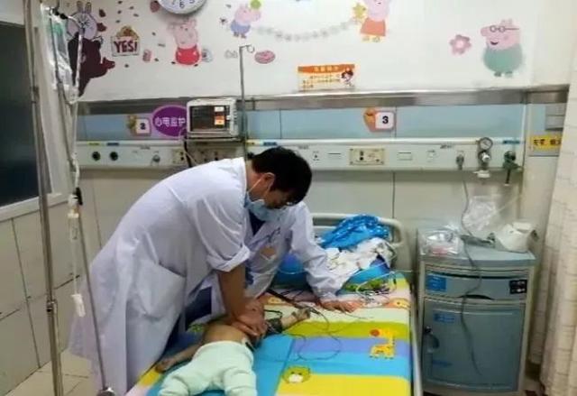 男童吃香蕉心脏停跳30分钟：别让你的无知，毁掉孩子的一生！