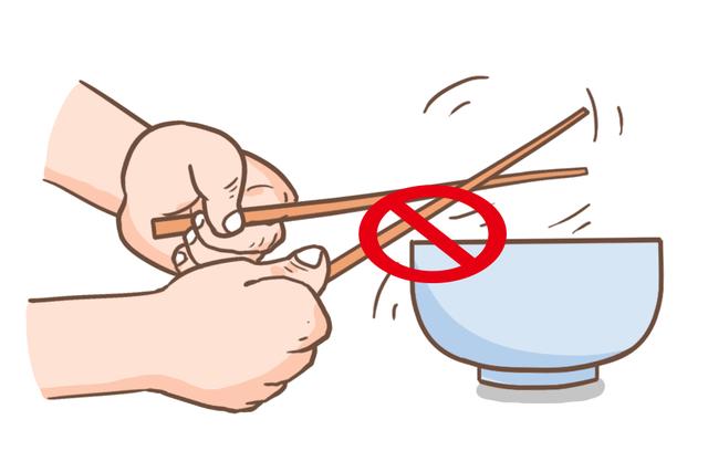 儿科医生：不建议宝宝两岁之前用它吃饭，会影响娃吃饭的积极性！