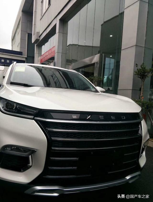 奇瑞星途txl实拍,3种不同车身颜色停一齐,这个颜色比白色更好看