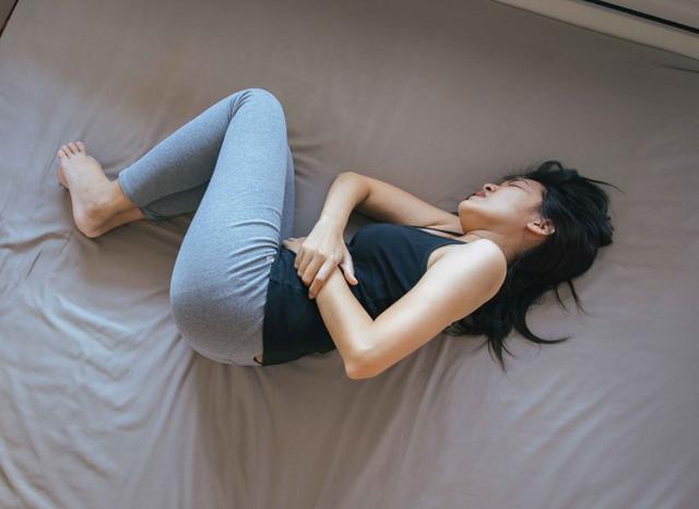 产后第一次来大姨妈，为什么有血块？4点原因，多跟产后恢复有关
